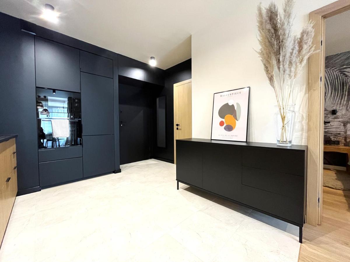 Wyszynskiego Apartment - Self Check-In 20H - Parking &Lift Wroclaw Dış mekan fotoğraf