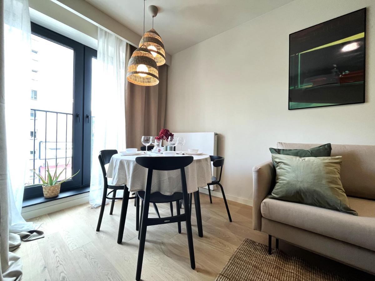 Wyszynskiego Apartment - Self Check-In 20H - Parking &Lift Wroclaw Dış mekan fotoğraf