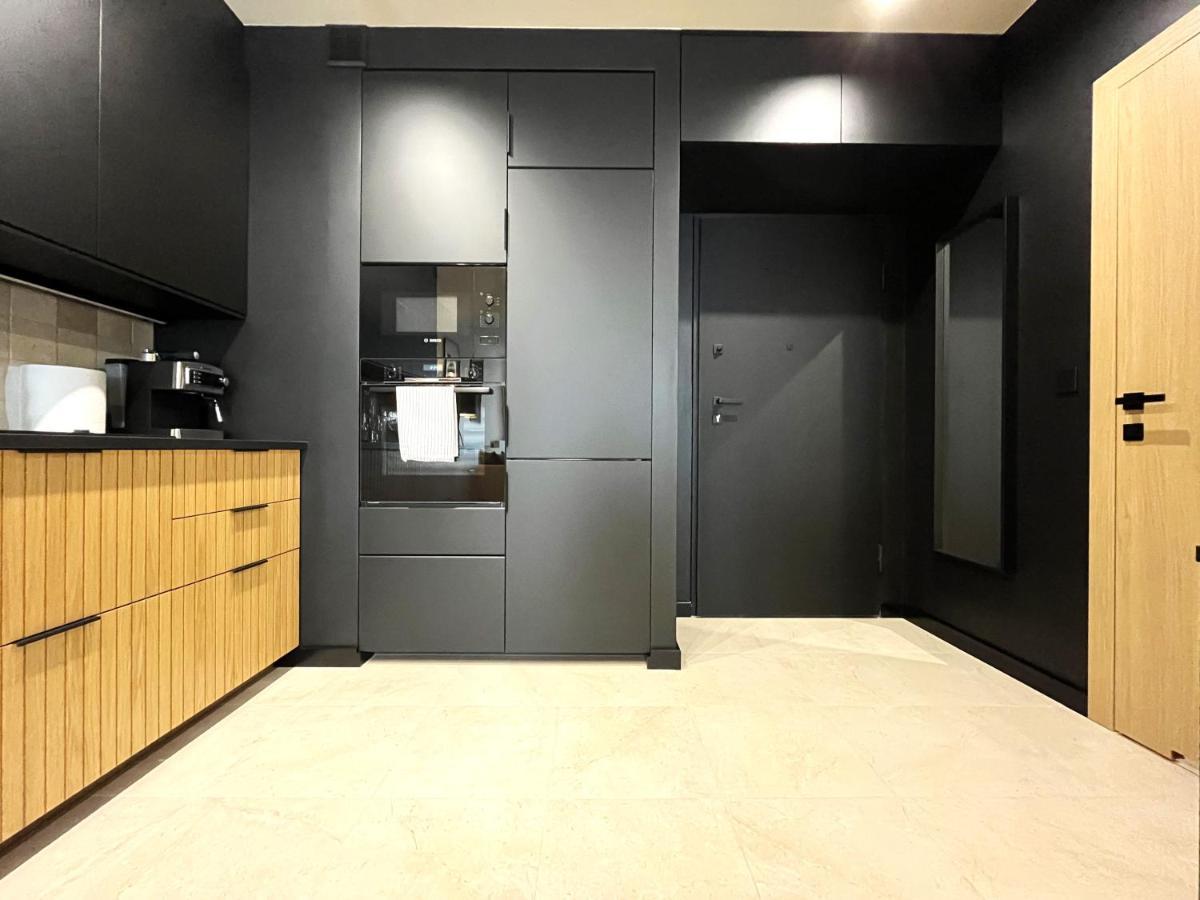 Wyszynskiego Apartment - Self Check-In 20H - Parking &Lift Wroclaw Dış mekan fotoğraf